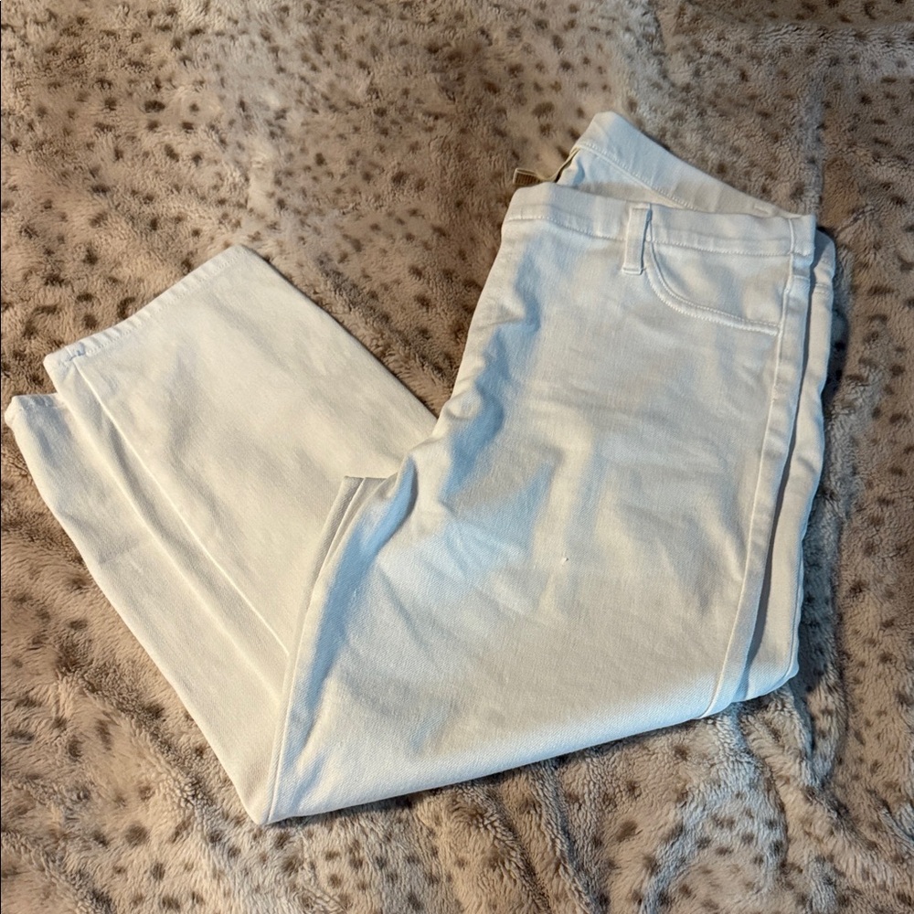 Elegant white Straight capris
